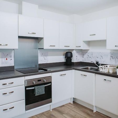 Deluxe 2 Bed Flat In Patchway Near Aztec West And Cribbs Causeway Bristol Apartment Exterior photo